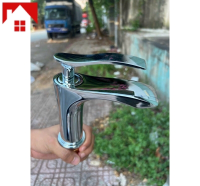 Vòi lavabo nóng lạnh sỉ bóng củ đồng thâu